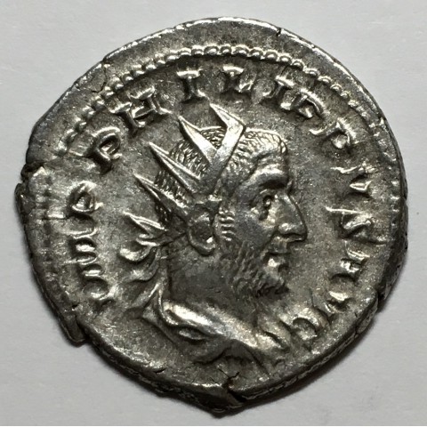ANTONINIANO FILIPO I(moneda conmemorativa a los festejos por el milenio de la fundación de Roma en el año 248 d.C.)